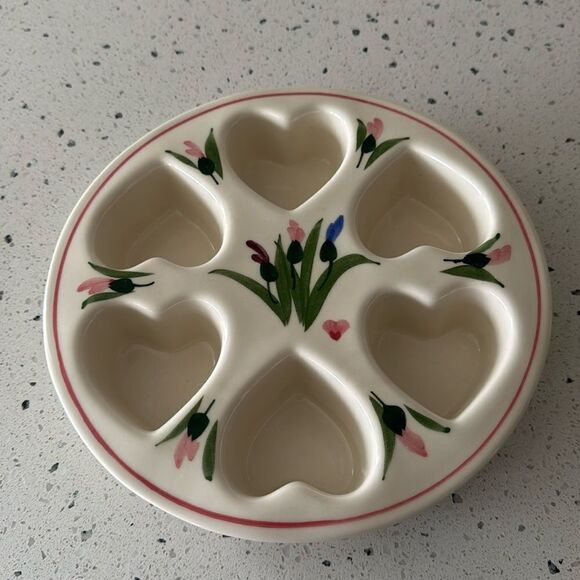 CLAY DESIGN VINTAGE 90s Pottery Hearts Cupcake Pan Hand Painted Irises EUC - Picture 1 of 8